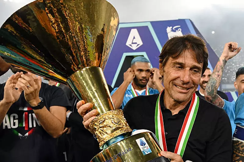 مواجهة تاريخية: من هو المدرب الأفضل في تاريخ الدوري الإيطالي، كونتي أم كابيلو؟