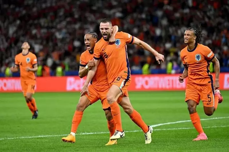 هولندا تسجل انتصارًا ساحقًا على مالطا 8-0 في تصفيات كأس العالم